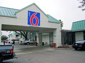 Motel 6-Houston, TX - East